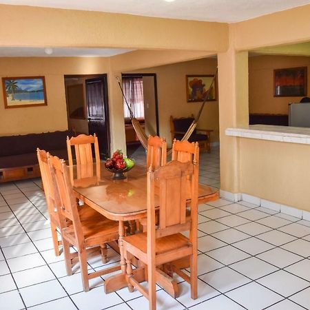 Hotel Gaby Inn Zihuatanejo Bagian luar foto