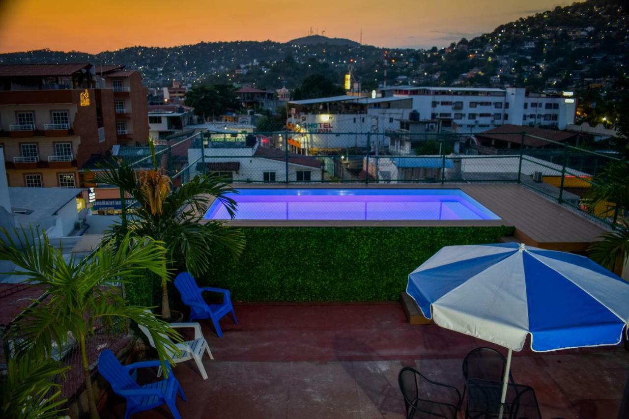 Hotel Gaby Inn Zihuatanejo Bagian luar foto