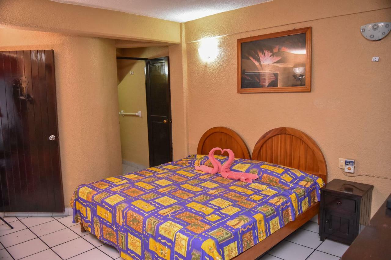 Hotel Gaby Inn Zihuatanejo Bagian luar foto